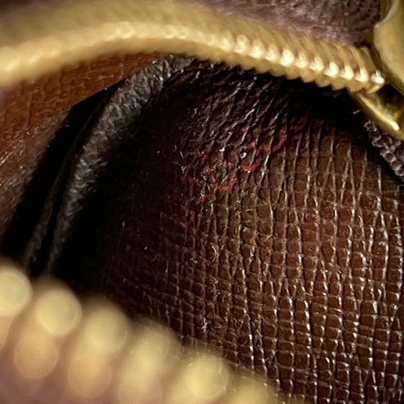 Louis Vuitton Damier Ebene key pouch - Picture 12 of 13